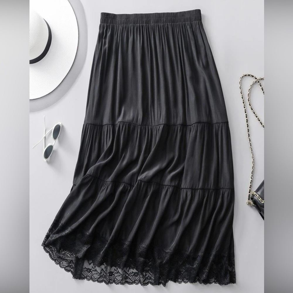 NWOT SHEIN 4X (20) Lace Trim Ruffle Skirt